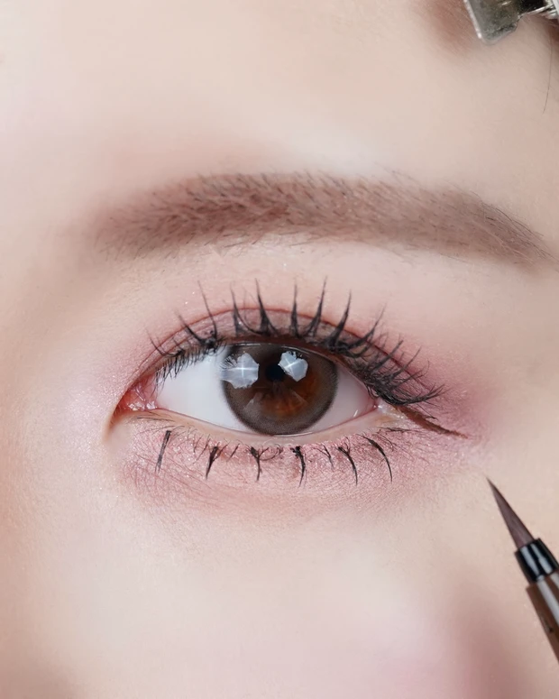 アイラインの引き方