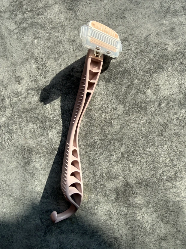 ドラッグストアで買える!背中のムダ毛ケアにminess(マイネス)背中用カミソリをレビュー_8