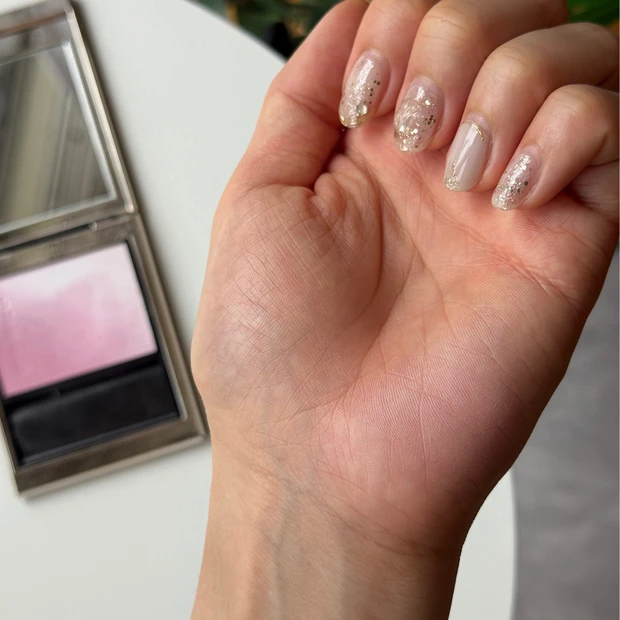 SUQQU スック ブラーリング カラー ブラッシュ 06透重 スウォッチ