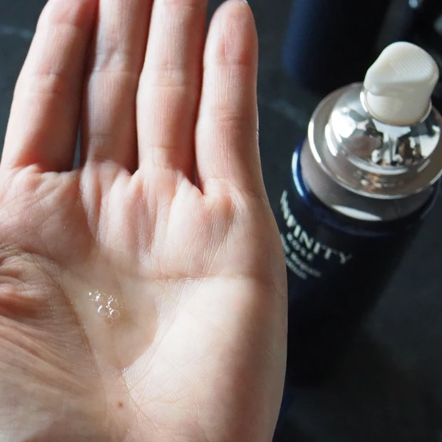 「インフィニティ ザ リペア ローション」のテクスチャー