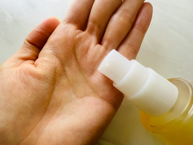 ナインのマルチスタイリングオイルRのテクスチャー