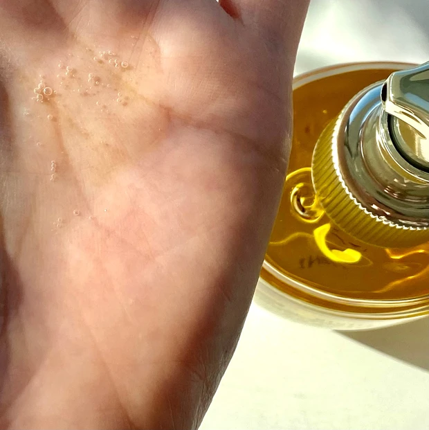 髪の水分量15％アップを目指した→　私はこの場面でそれを実感した。＆ハニーと共同開発のululis_3_3