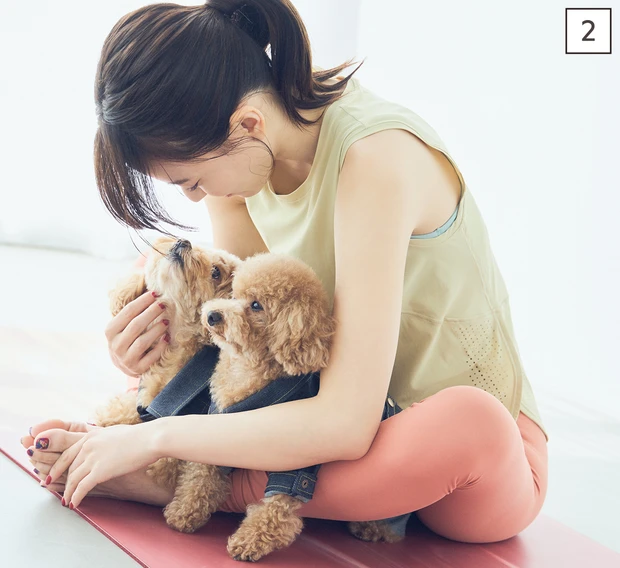 ドッグヨガ真珠貝のポーズ①