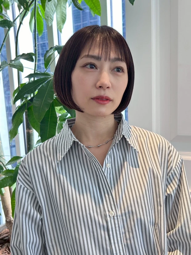 40代　髪型　ボブ　小顔見えボブ　前髪あり　スタイリング