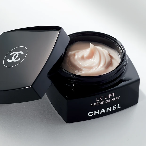 シャネルの新クリームを使ったらー20歳!? 美プロの美肌向上ストーリー