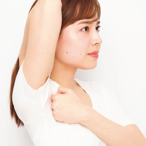 “最近、顔が大きくなった”と感じる人必見！ 猫背、顔たるみ解消のキーポイ…