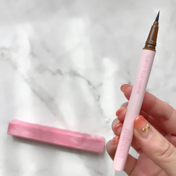 ミニュム アイライナー 落ちない