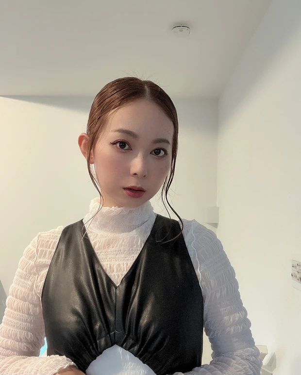 【毎日メイクもパーティメイクもこれ一つでOK🌹】ヴァレンティノビューティアイシャドウ_1_2