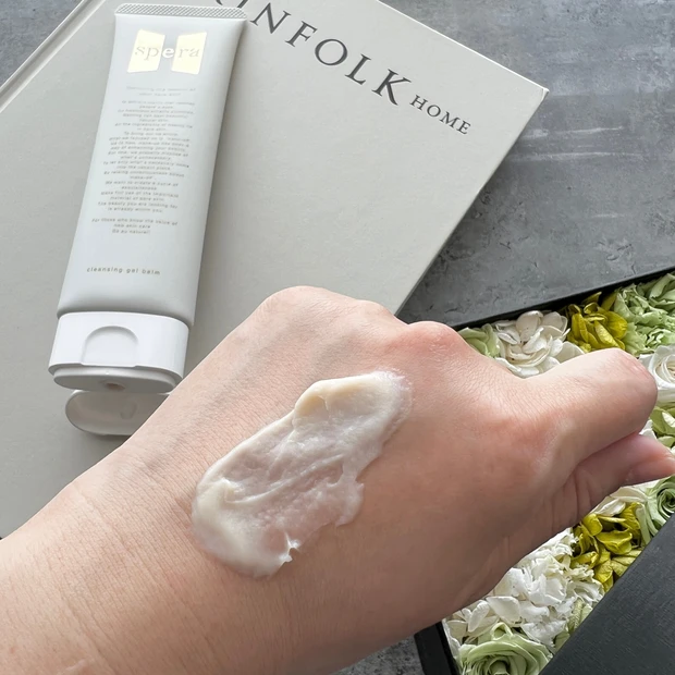 【1本8役】speraクレンジングジェルバーム“しっかりメイクオフ×軽やかな使用感”で毛穴・糖化ケアまで【時短コスメ】
_4