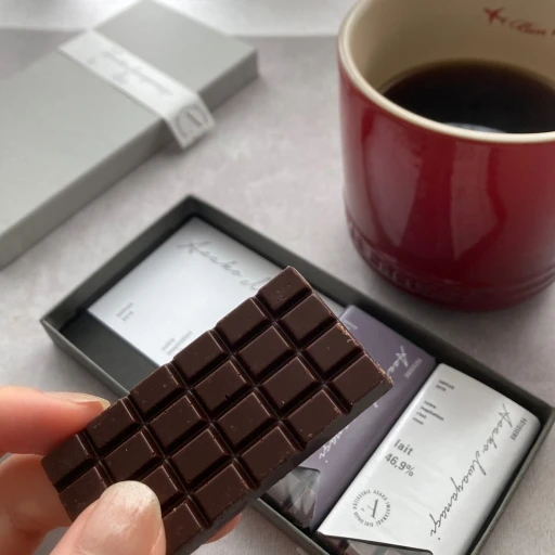 ASAKO IWAYANAGI PLUS　タブレットショコラ