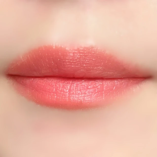 食事後も発色がしっかり残ったルージュ ディオール オン ステージ