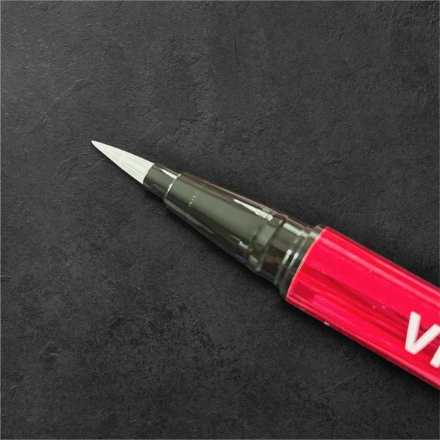 VIVID GLOW アイラッシュセラム 形状