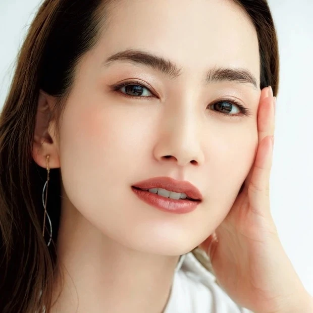 【真夏のベースメイクQ&A】汗をかきそうな日はどうする？ 敏感肌の皮脂テカ対策は？etc.