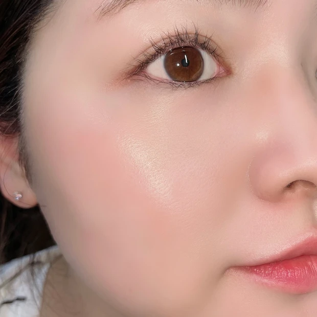 Dior(ディオール)ディオールスキン フォーエヴァー クチュール ルミナイザー 002 コーラルクルーズ 塗布