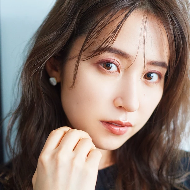 【衛藤美彩×paku☆chan】お洒落感度を揺さぶる！ シャネルでつくるアンニュイピンクメイク