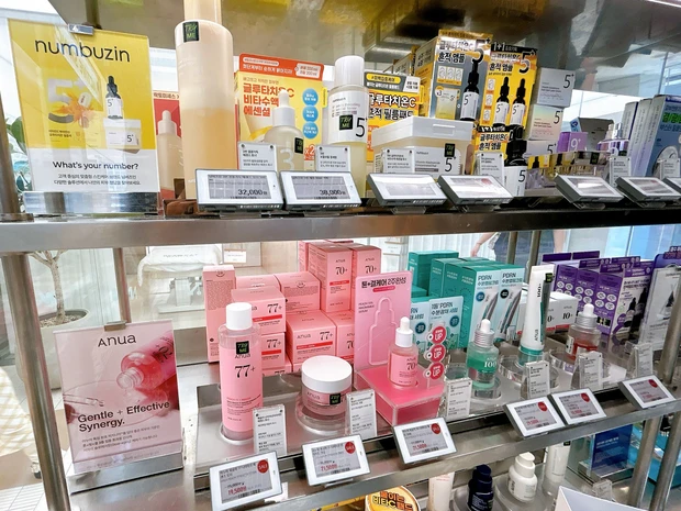 numbuzin（ナンバーズイン）、anua（アヌア）