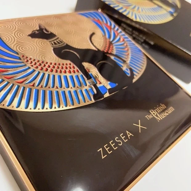【中国コスメ】ZEESEA(ズーシー)×大英博物館 Fireworks 16 Colors Eye Shadow 01