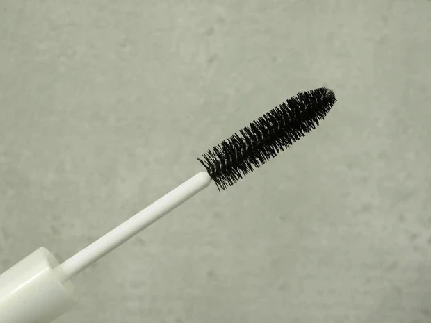 【マキアインフルエンサーの湿気対策】ミルボン エルジューダ ポイントケアスティック_形状