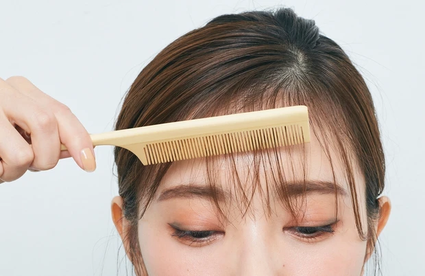 シースルーバング 大人 アイメイク アレンジ やり方 コーム
