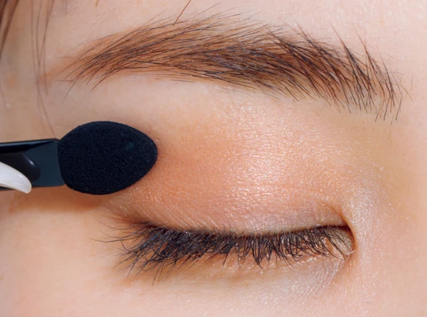 【ブルベ・イエベ別】最旬洒落顔メイク特集|守屋麗奈さん&香音さんが実演! ベスコス受賞コスメの使い方_25