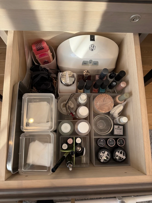 メイク＆ネイル用品がシンデレラフィット！動線を意識した収納アイデア_3