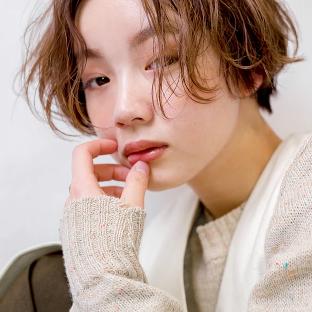 長めバング×ウェーブでちょっぴりセクシーな大人ショートに挑戦!