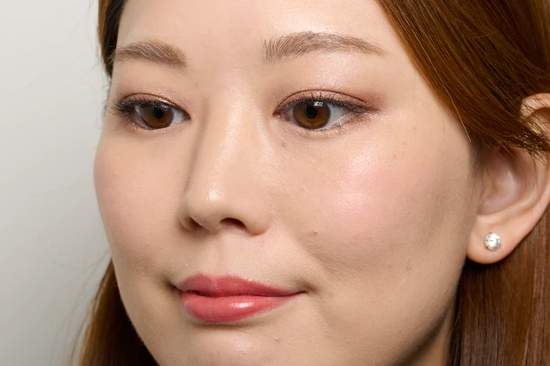 クリスマスコフレ 2025　コスメデコルテ　スキンシャドウ デザイニング パレット ETERNAL BLOOM　塗ってみた