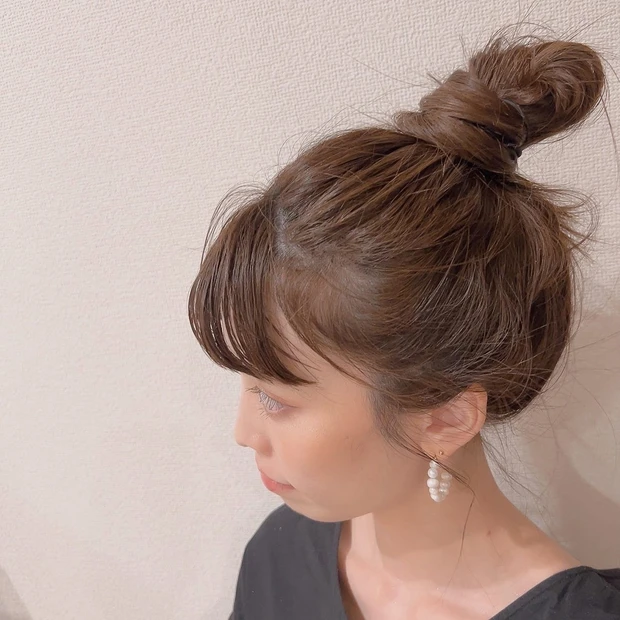 湿気に負けるな☆多毛さんにもオススメ！ピンを使わない簡単お団子ヘアアレンジ♪_3_2