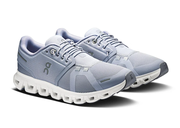 マキア 山本舞香 ヘルシー美活 美活 スニーカー 靴 ウォーキング 散歩 On