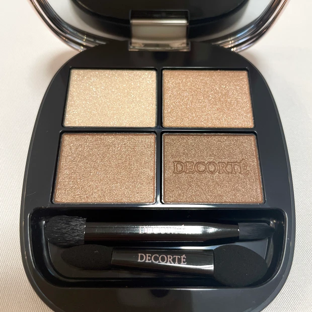 コスメデコルテ スキンシャドウ デザイニングパレット 02 little teddy bear イエベ春　レビュー