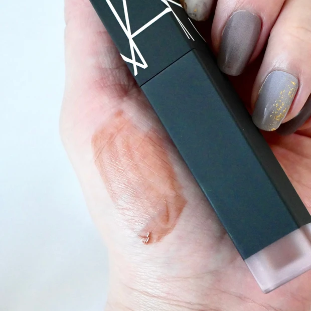 NARS(ナーズ)エアーマットウルトラリップティント 317 SEX KITTENスウォッチ