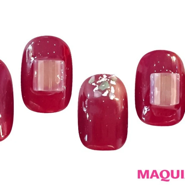 個性を出すなら、光の輝きで遊ぶ「ボルドーネイル」にトライ