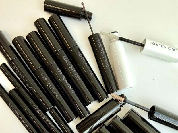 【アディクションの新作アイブロウ4種】全色スウォッチ付き！ フレッシュで繊細な眉に