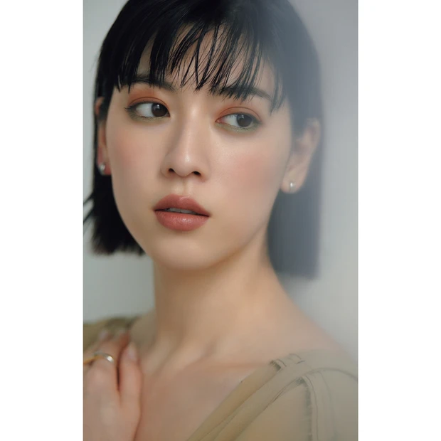 三吉彩花 千吉良恵子 アースカラーを質感ミックスで新鮮に Happy Plus One ハピプラワン