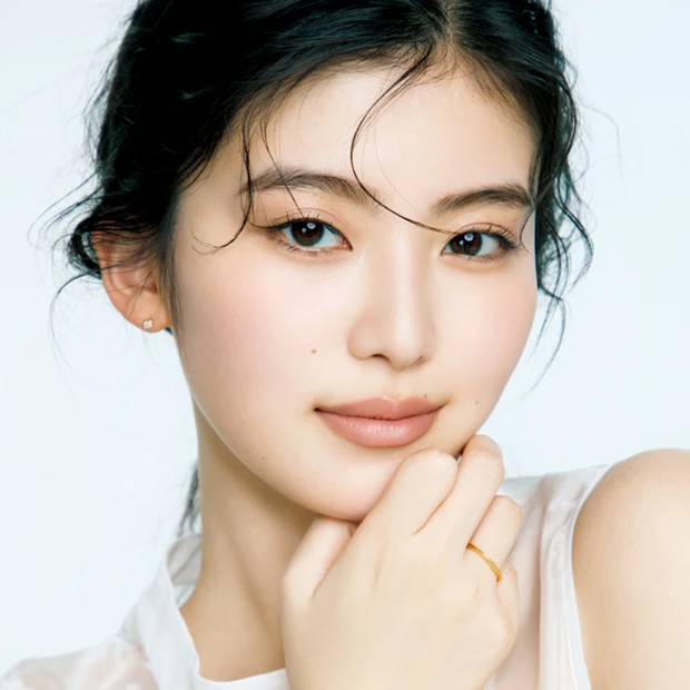 “薄ピタ塗り”で汗も皮脂も怖くない！ 崩れないベース作りを長井かおりさん…