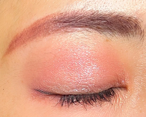 偏光ラメ必見】BOBBI BROWN(ボビィブラウン)秋コレ2024