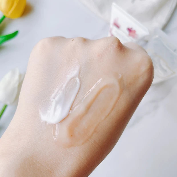 【20代美容オタクのポーチの中身】持ち運びコスメは最低限！この春の激選コスメをご紹介☆_2_2