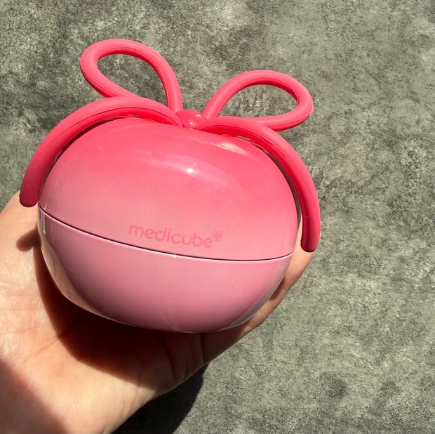 メディキューブ リボンチェリー美ツヤブラシ