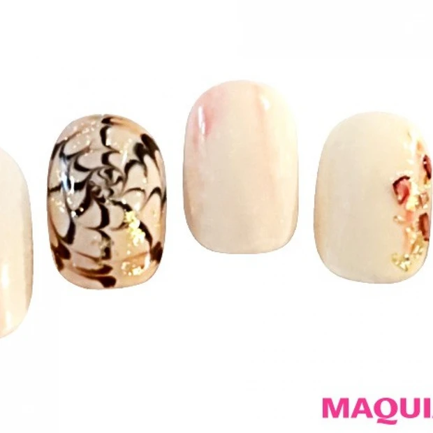 上品さも醸し出す、ラテアート風「ネオ千鳥格子柄」ネイル