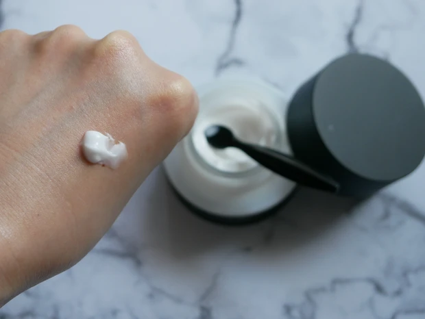 『KANEBO オン スキン エッセンス V』でときめくような肌へ〜マスクでゆらぎがちなお肌をしっかりケア〜_4_2