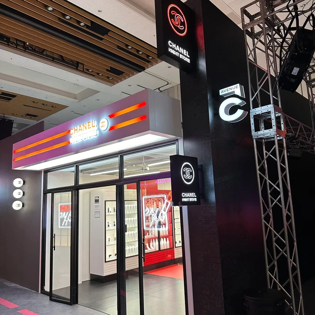 「ルージュ アリュール ヴェルヴェット ニュイ ブランシュ/眠らない夜」ナイトストア①