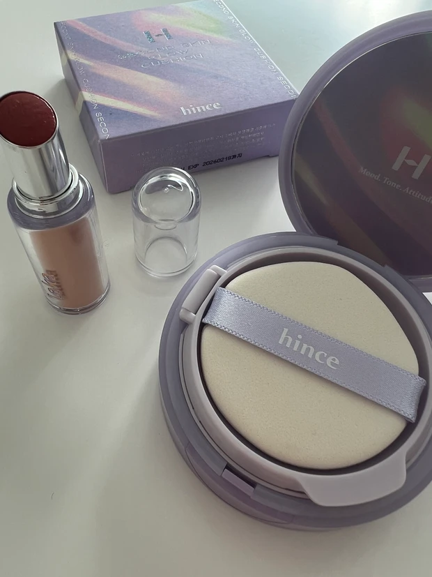 ラカ ラカ ボンディンググロウリップスティック 211