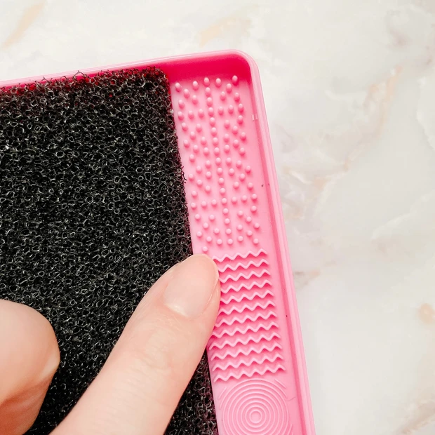 【ダイソー メイクブラシドライクリーナー】おすすめ！ブラシに付いたパウダーを簡単に落とせます！〜金曜夜のぶっちゃけ美容#15〜_3_2