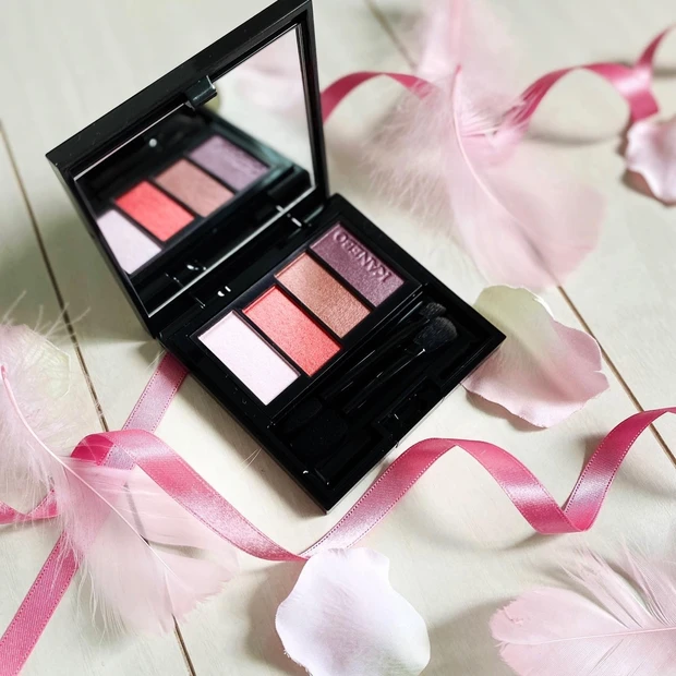 ［ブラック×ピンク］可愛くなりすぎない大人コーデ&夏メイク_3