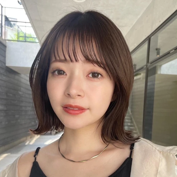 ボブ　ヘア　髪型　ヘアスタイル　ワイドバング　大人　オレンジベージュ