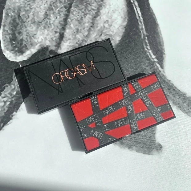 クリスマスコフレ2021 ホリデーコレクション2021 NARS アンラップドミニアイシャドーパレット LAGUNA ラグナ デパコス