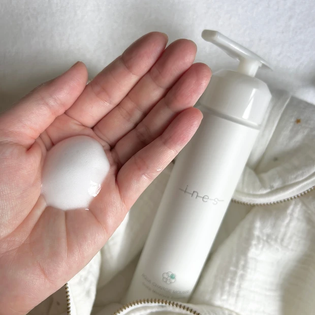 【8/10発売！】肌のくすみや頭皮のコリ、疲労感を感じたら頭皮ケア！炭酸泡の『ines アクア チャージ ムース』【ヘアケア新作】_2