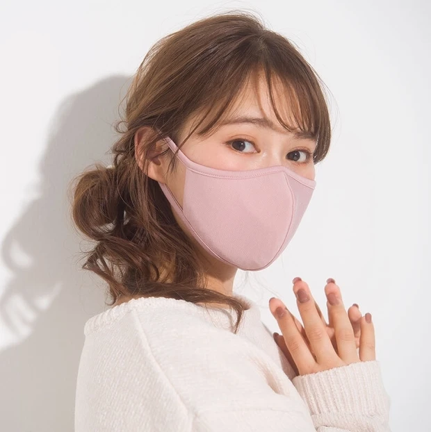 【GUマスク×ヘアアレンジ】ミディアム&ロングさんにおすすめ! 上品エレガントなまとめ髪の作り方_6