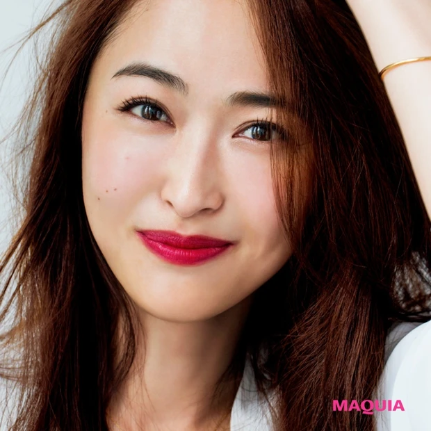 自分に似合う赤リップが見つかる！色白さんにはベリーレッドがおすすめ