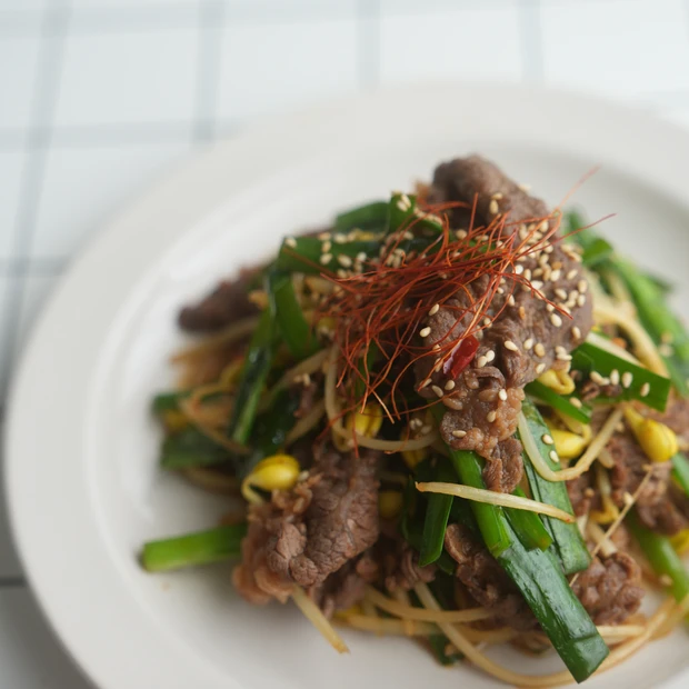 【15分で作れるワンパン美容レシピ】牛肉と豆もやしのプルコギ風炒め＜管理栄養士の解説つき＞